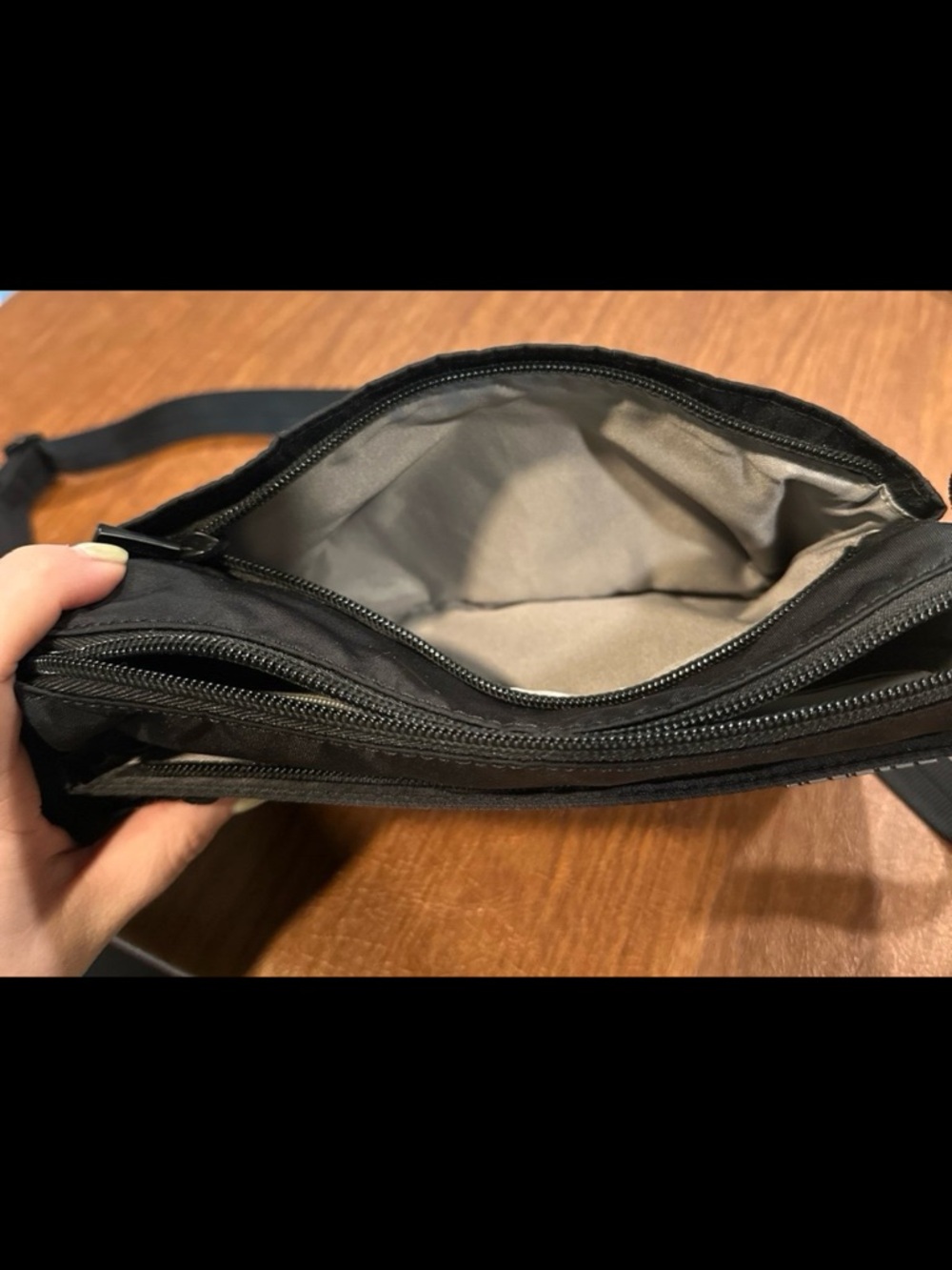 Hedgren Eye RFID Nylon Shoulder Bag - Picture 6 of 7
